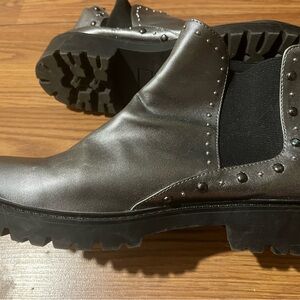 Women’s Metallic Studded Chelsea Boots